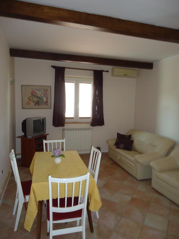 Apartments Mirela Novigrad Istria Chambre photo